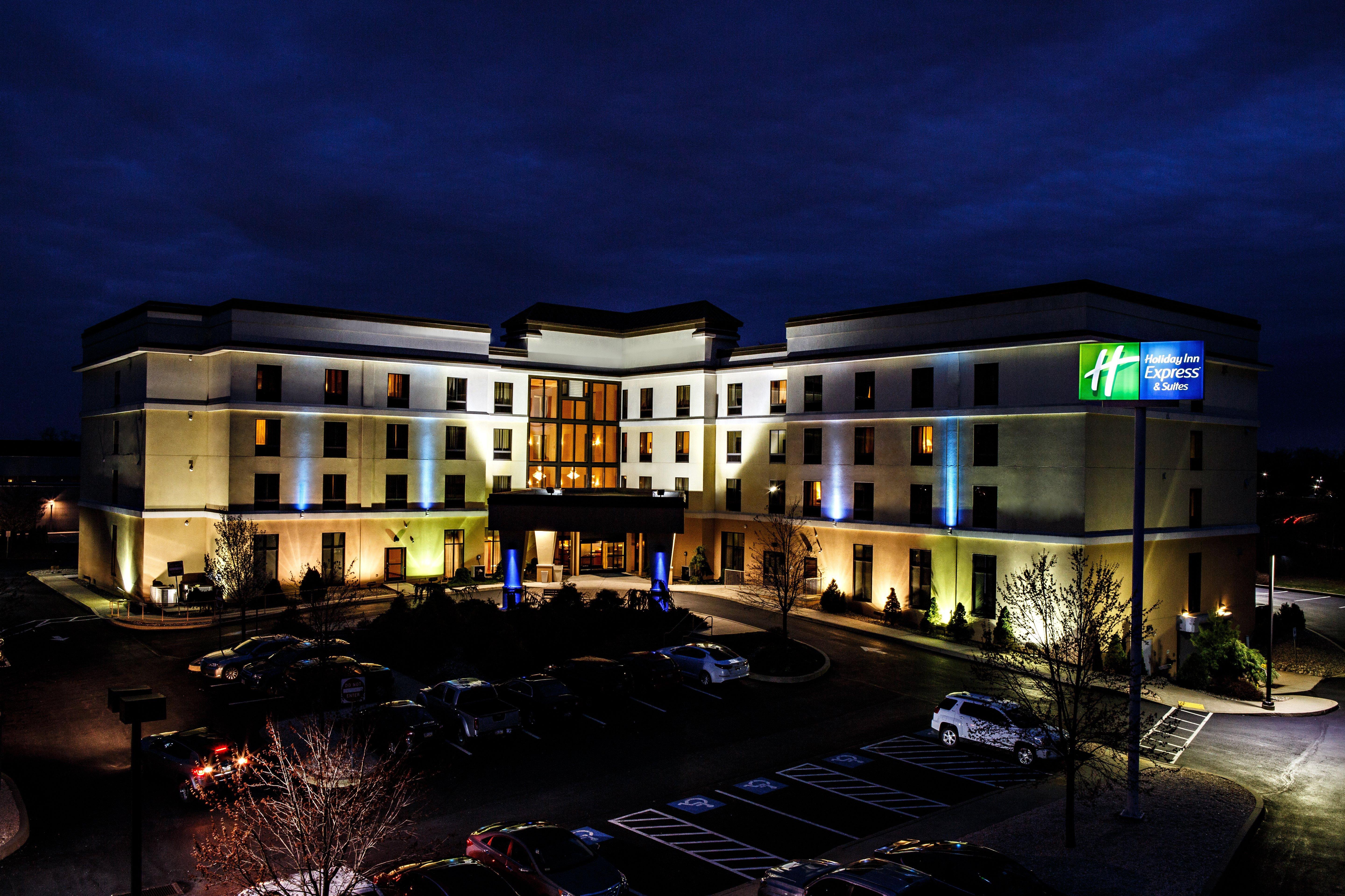 Holiday Inn Express & Suites Harrisburg West Mechanicsburg Exterior photo