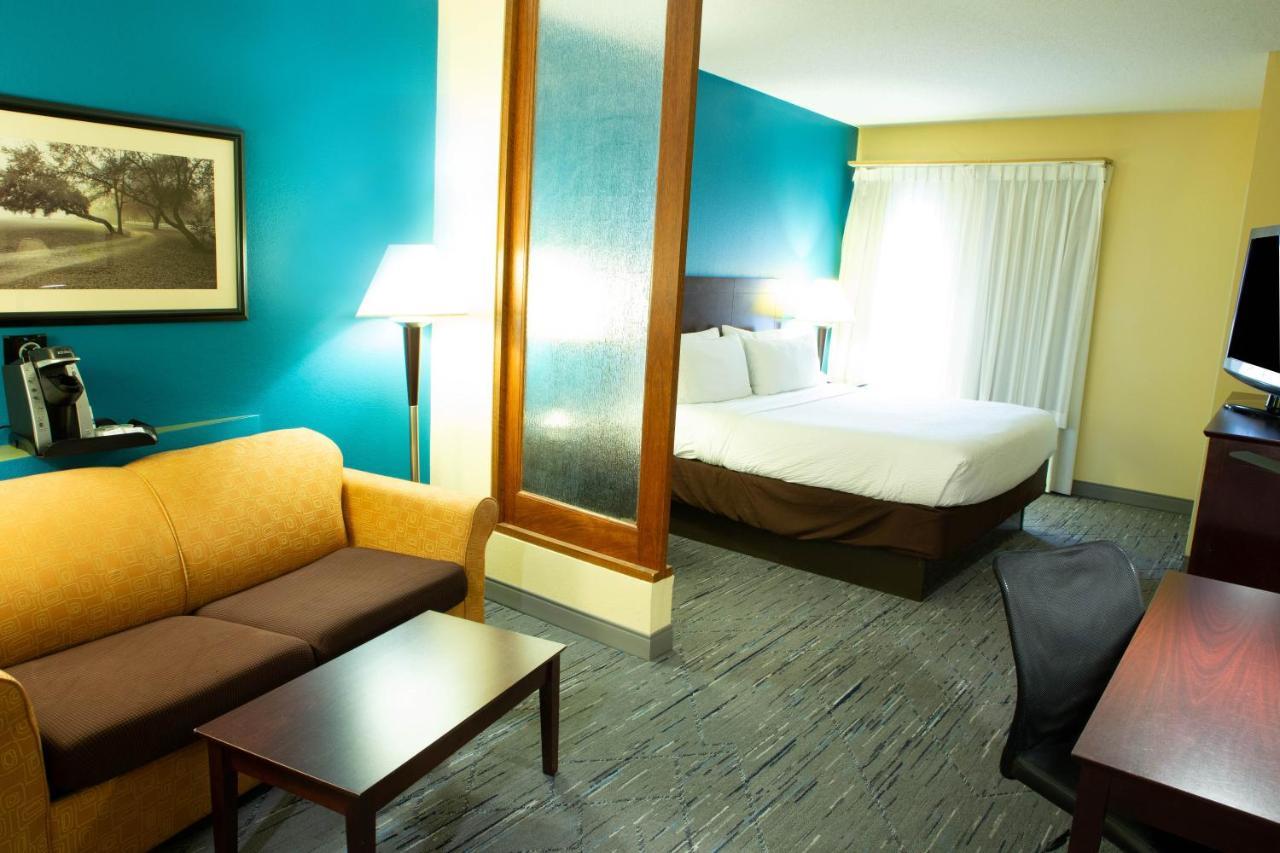 Holiday Inn Express & Suites Harrisburg West Mechanicsburg Exterior photo