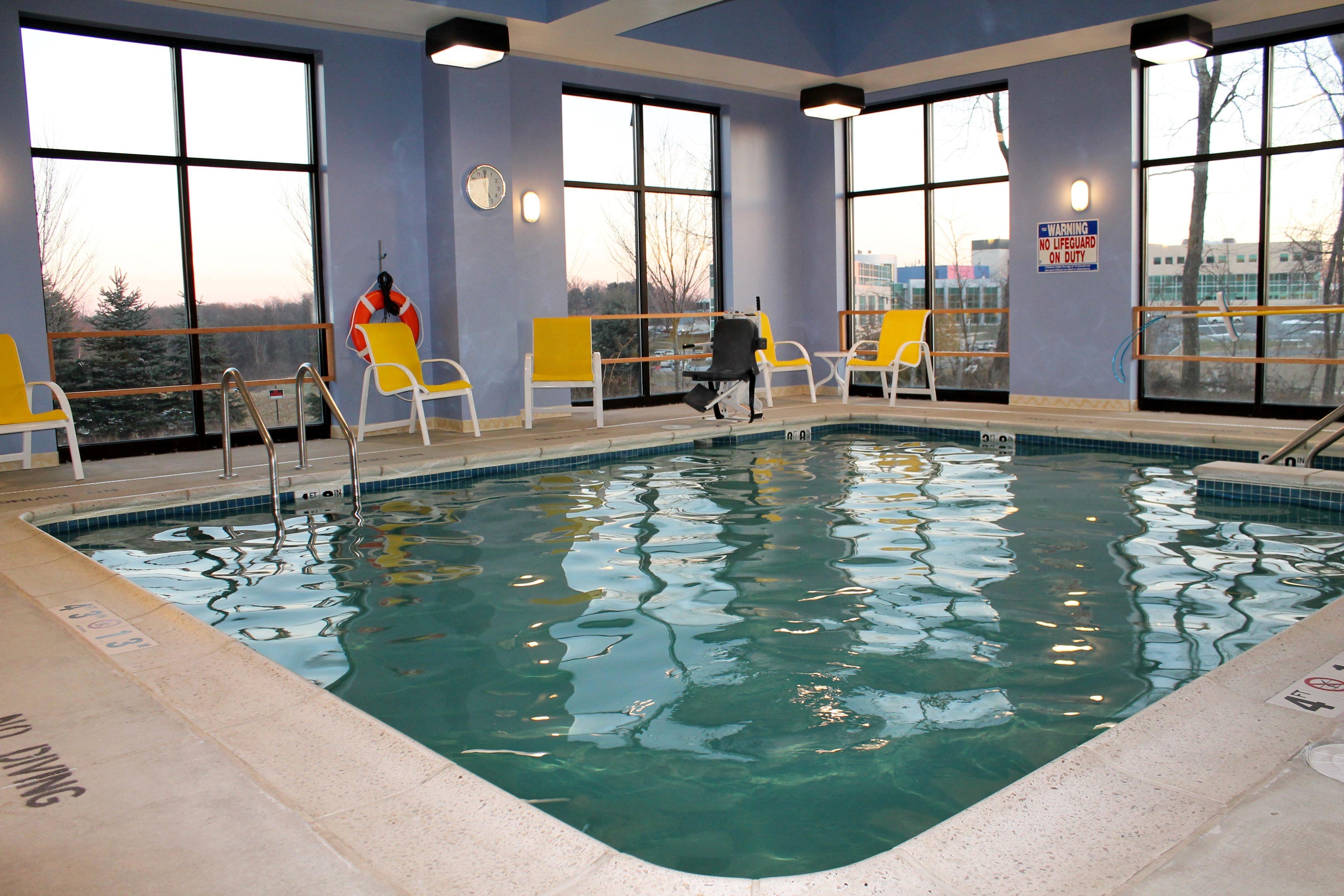 Holiday Inn Express & Suites Harrisburg West Mechanicsburg Exterior photo