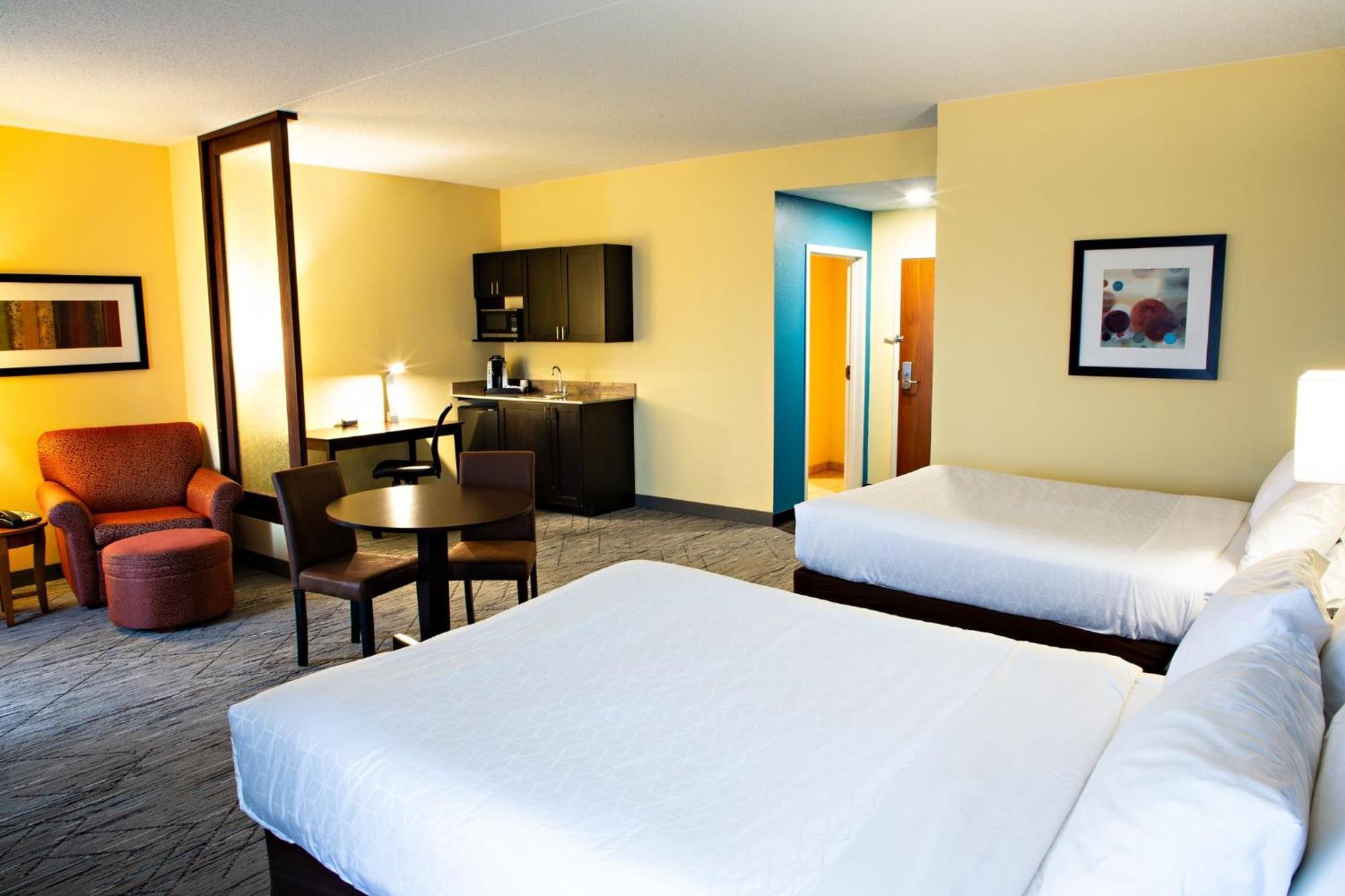 Holiday Inn Express & Suites Harrisburg West Mechanicsburg Exterior photo