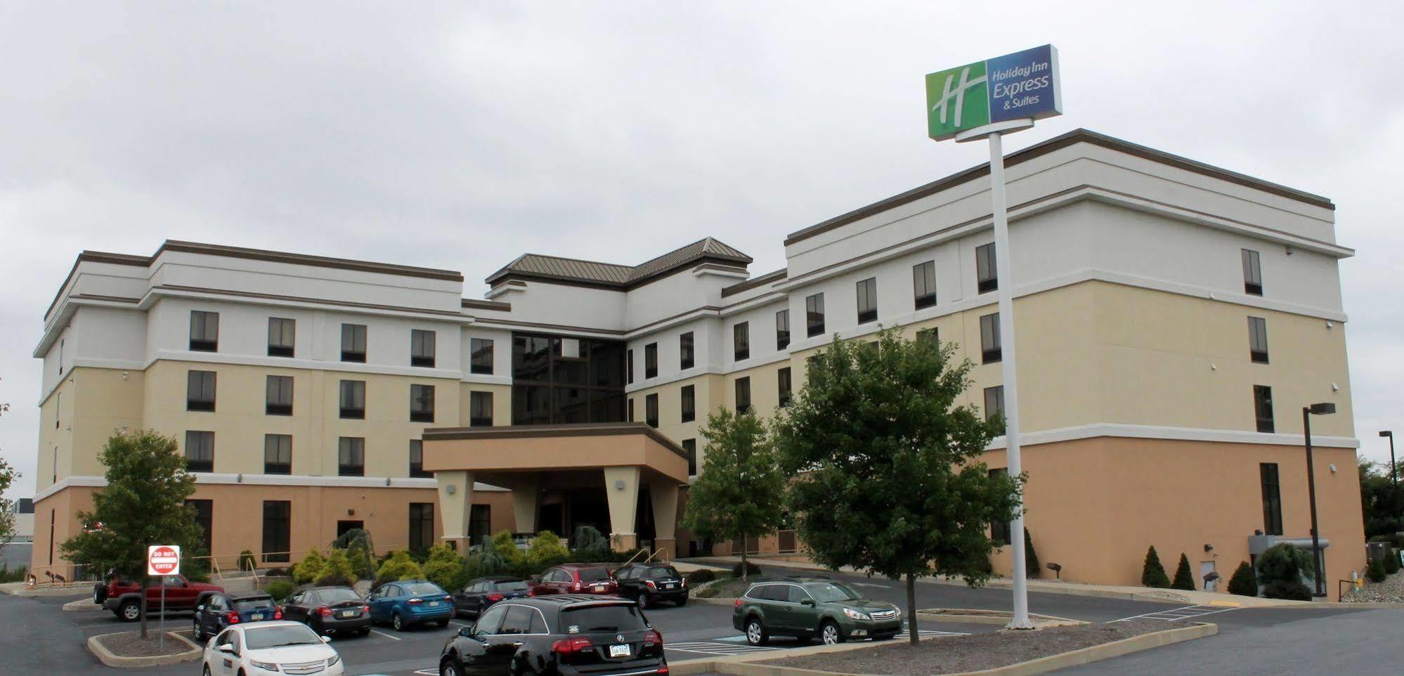 Holiday Inn Express & Suites Harrisburg West Mechanicsburg Exterior photo